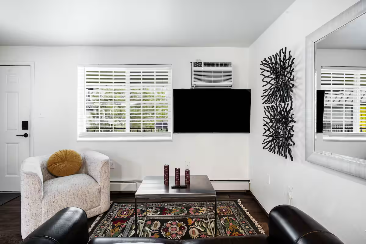 A cozy boutique stay in Englewood with thoughtfully designed accommodations near Denver, local dining, and major hospitals.