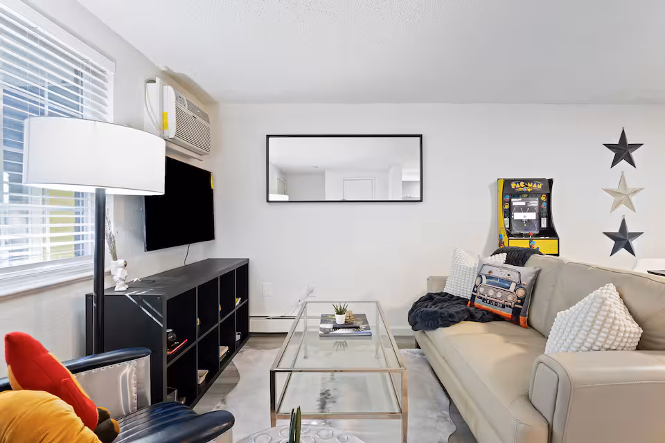 extended stay guest rooms in Englewood CO near Denver.