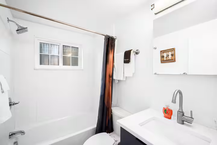 extended stay guest rooms in Englewood CO near Denver.